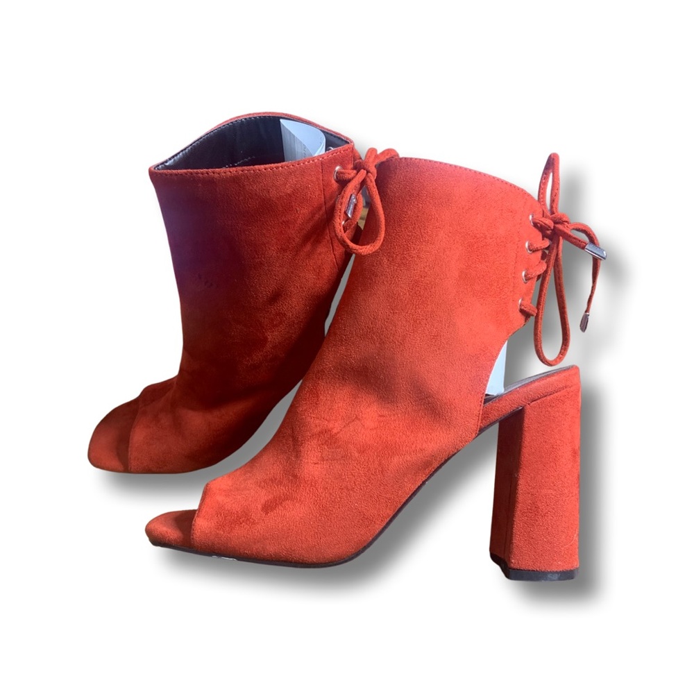 ‘BOOHOO’ ORANGE SUEDE TOE-OUT BOOTIES!!